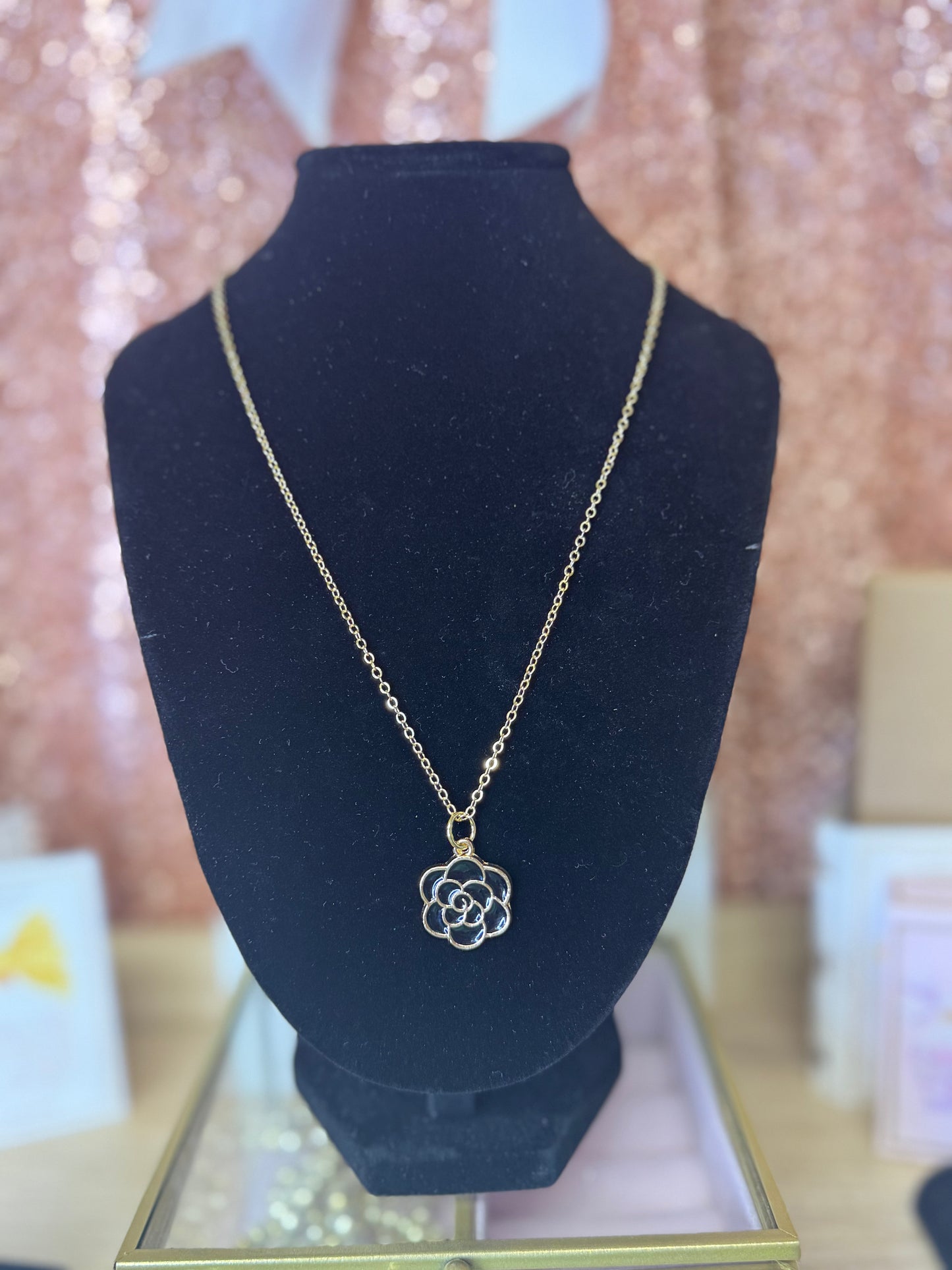Black Flower (Gold Chain)