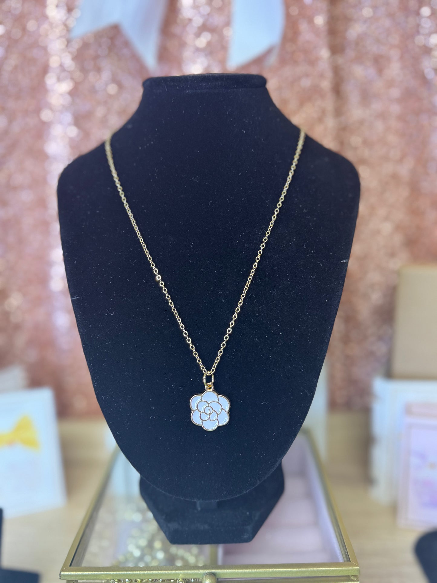 White Flower (Gold Chain)